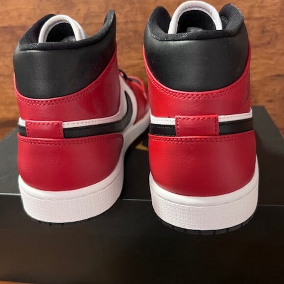 Nike Air Jordan 1 Mid 554724-069  NWT main image 10